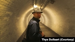 South African photojournalist Anton Hammerl, pictured here in 2010 in the London underground, was shot and killed by pro-Gadhafi soldiers in April 2011. (Photo credit: Thys Dullaart)