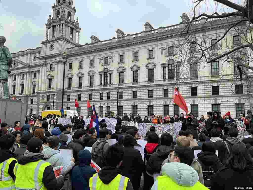 ယူကေနိုင်ငံ လန်ဒန်မြို့တော်မှာ ဒီနေ့ကျင်းပတဲ့ စစ်တပ်အာဏာသိမ်း ၄ နှစ်ပြည့် ဆန့်ကျင်ဆန္ဒပြပွဲ မြင်ကွင်း။ ဖေဖေါ်ဝါရီ ၁၊ ၂၀၂၅ (Photo credit: NUG office, UK)