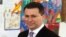 Груевски: „Не може да се преговара кој да ја има довербата од граѓаните. Тоа само граѓаните го одлучуваат. Но, може да се разговара за многу други работи што може да се разрешат со политички дијалог“