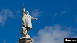 Estatua de Cristóbal Colón en Madrid, España.