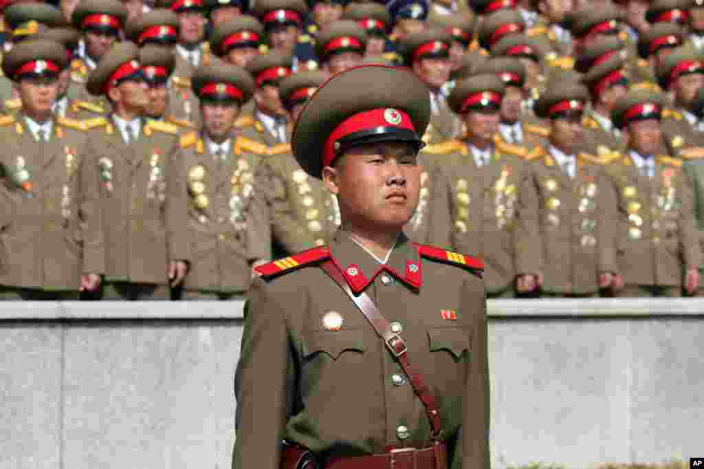 North Korean soldiers line up during a military parade in Pyongyang on Sunday, April 15, 2012. (Sungwon Baik/VOA)