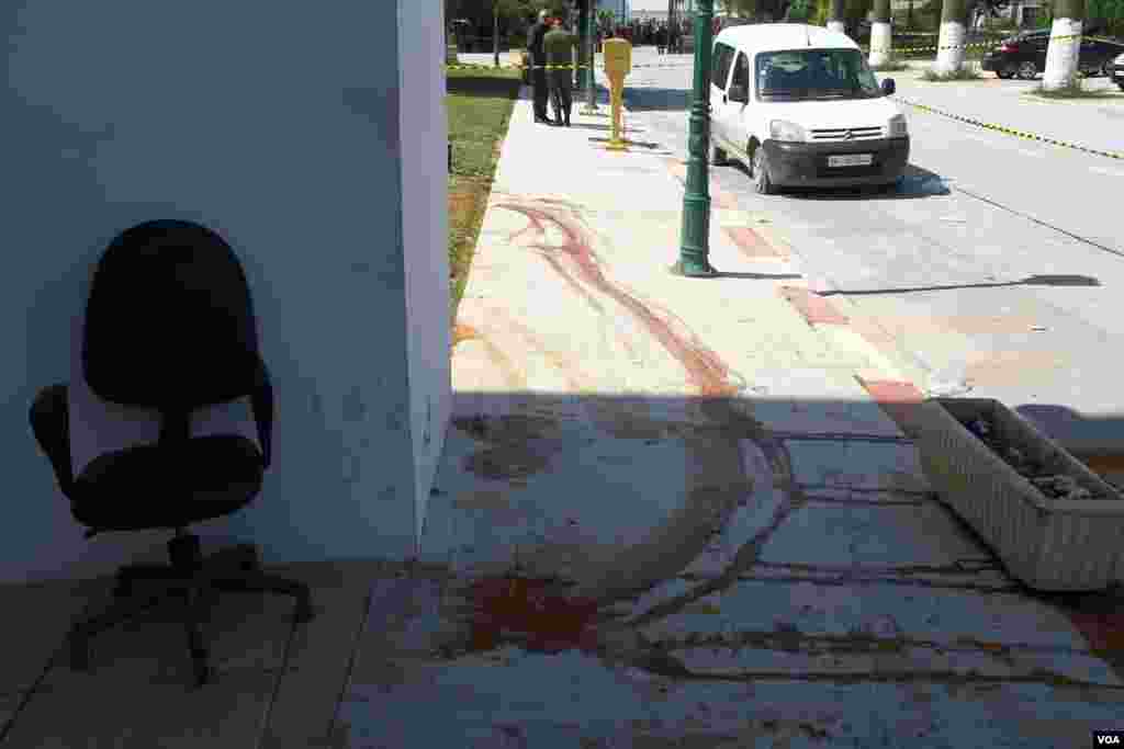 Blood still remains on the streets a day after the attack on the Tunis museum, March 19, 2015. (Mohamed Krit/VOA)