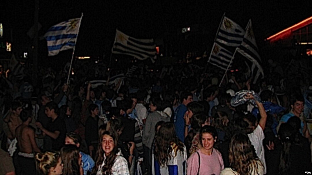 En Uruguay corrió el rumor de que, al ser consultado sobre el desempeño de la selección celeste en el Mundial, preguntó con ironía: “¿Uruguay sigue en el Mundial?”.
