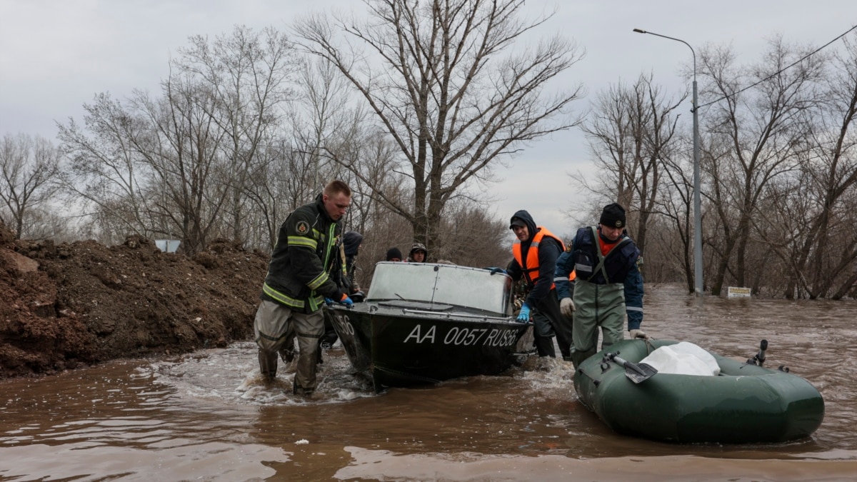 Russia, Kazakhstan battle record floods as rivers rise