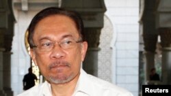 Pemimpin oposisi Malaysia Anwar Ibrahim di pengadilan Putra Jaya, Malaysia, 7 Maret 2014 (foto: dok).