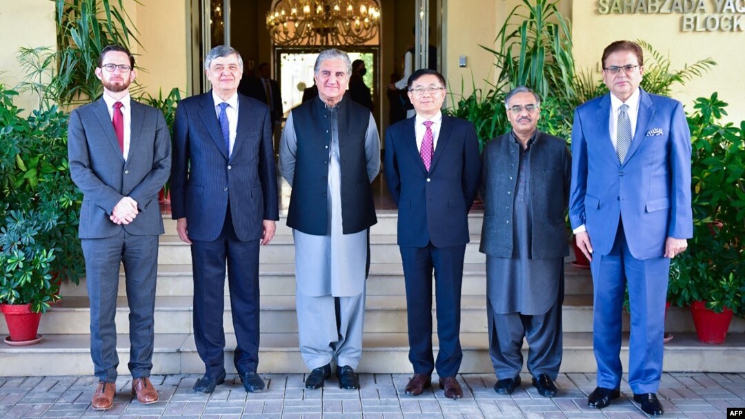 د "ټرواېکا پلس" غونډې ګډونوالو د طالبانو نه و غوښتل د نړیوالو ترهګرو ډلو سره اړيکې پرې کړي، په پرېکنده توګه دغه ډلې ختمې کړي، او په افغانستان کې دننه کومه ترهګره ډله شتون ونه لري