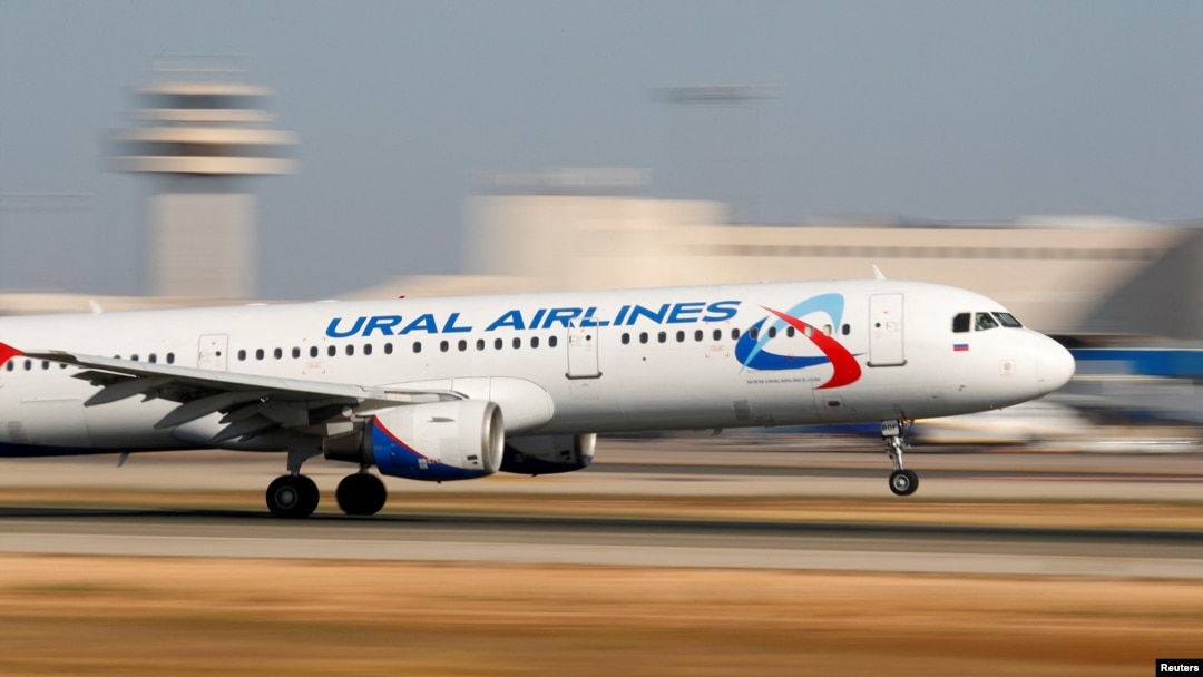 Arhiv: Avion kompanijie Ural Airlines polijeće sa aerodroma u Španiji, 29. jula 2018. godine. (Foto: Reuters/Paul Hanna)