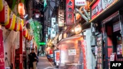 7일 일본 도쿄의 신주쿠. 일본 정부는 신종 코로나바이러스 감염 재확산에 따라 도쿄도 등에 '긴급사태'를 선포했다.