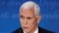 El vicepresidente de EE.UU. Mike Pence, durante el único debate vicepresidencial de las elecciones 2020, con su retadora demócrata Kamala Harris, en Salt Lake City Utah, el 22 de octubre de 2020.