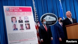Un cartel del FBI identifica a seis oficiales rusos acusados de perpetrar ataques maliciosos en el ciberespacio contra varios países, incluidos EE.UU., Reino Unido y Francia, entre otros.