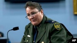 La jefa de la Patrulla Fronteriza de Estados Unidos, Carla Provost, testifica ante una subcomisión de Asignaciones Presupuestarias de la Cámara de Representantes en Washington, el miércoles 24 de julio de 2019.