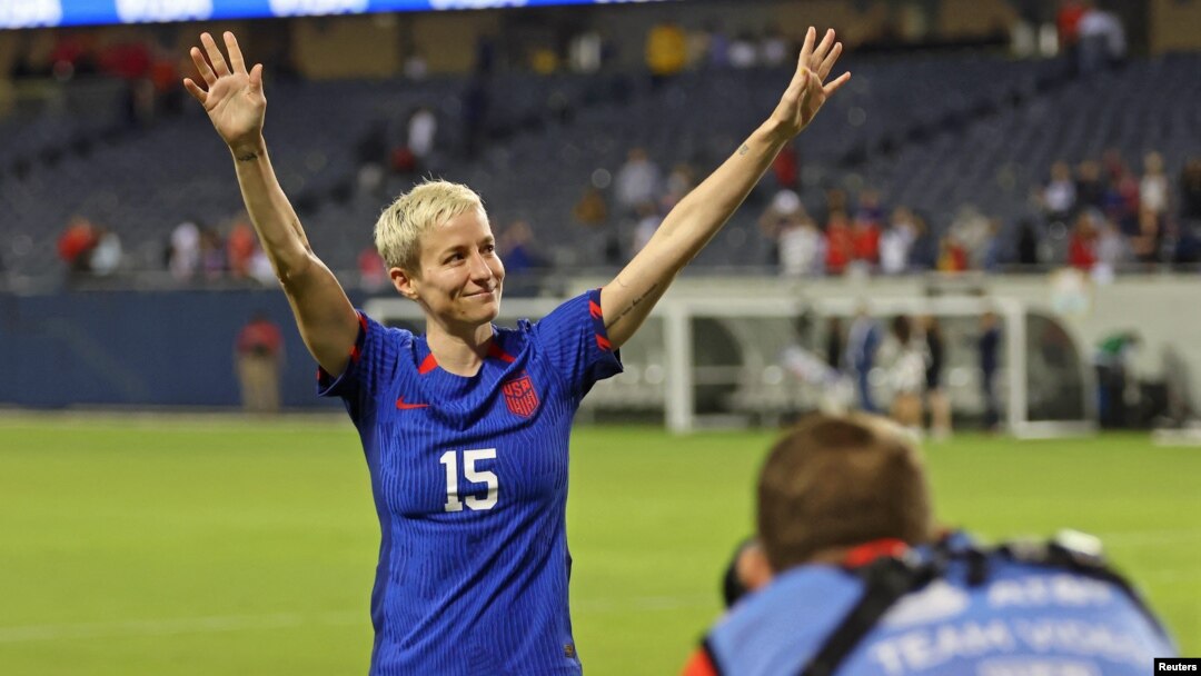 Rapinoe and U.S. Women's Soccer Team stop kneeling and start