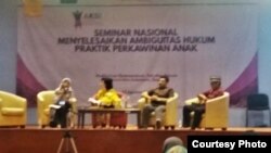 Seminar tentang menyelesaikan ambiguitas hukum praktik perkawinan anak di Universitas Indonesia, Senin (14/8). (Foto: Courtesy)