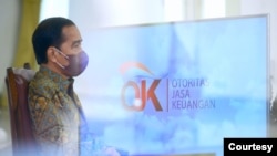 Presiden Jokowi menghadiri Pertemuan Industri Jasa Keuangan Tahun 2022 dan Peluncuran Taksonomi Hijau secara virtual, dari Istana Kepresidenan Bogor, Jawa Barat, Kamis (20/01/2022) pagi. (Biro Setpres)