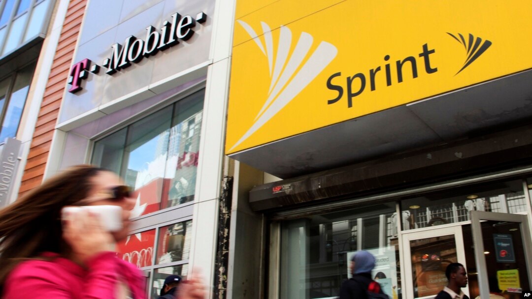 Sprint y T-Mobile intentarán formar la tercera compañía de telecomunicaciones más grande en EE.UU.