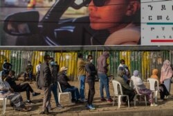 Many voters said they were hopeful this election would turn out to be more free and fair than any previous Ethiopian elections, in Addis Ababa, June 21, 2021. (VOA/Yan Boechat)