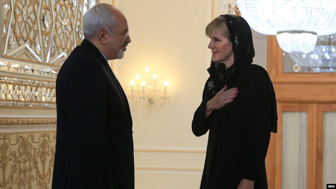 Menlu Australia, Julie Bishop (kanan) mengadakan pembicaraan dengan Menlu Iran Javad Zarif yang berkunjung ke Canberra.
