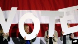 شهروندان امریکایی در خارج از کشور، حق رای دهی در انتخابات را دارند