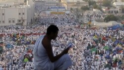 ميليونها زائر در مکه دومين روز حج را برگزار می کنند