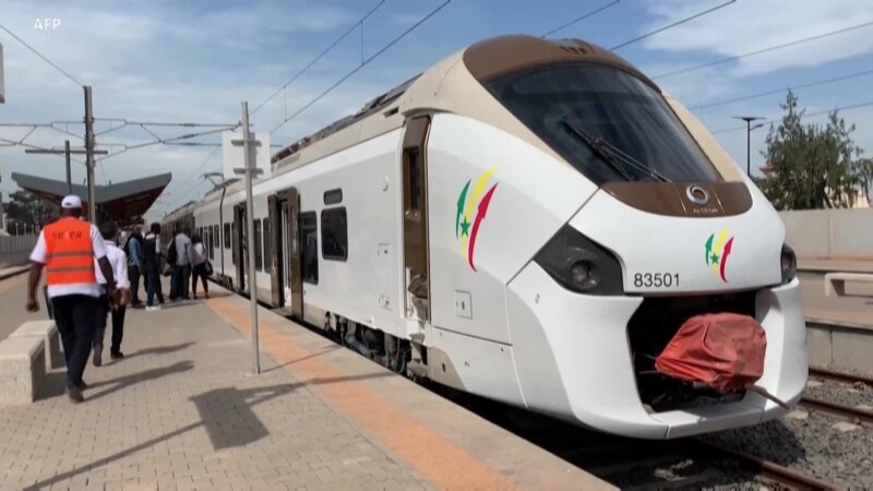 Le train express régional de Dakar transporte ses premiers passagers