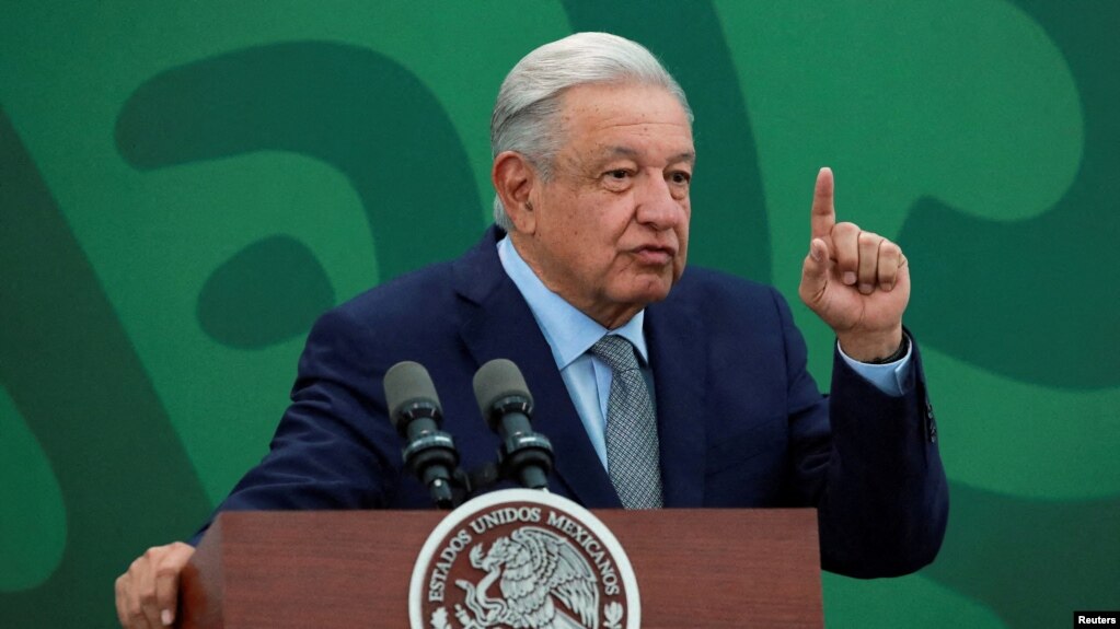 墨西哥总统奥布拉多尔在墨西哥城的一场记者会上。（2023年3月9日）(photo:VOA)