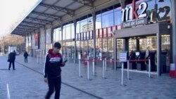 Coronavirus has shut down Europe's cultural institutions like this Paris cinema, but audiences are finding a raft of offerings online. (Lisa Bryant/VOA)