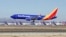
Foto de un Boeing 737 Max de Southwest Airlines el sábado 23 marzo de 2019, en el aeropuerto Southern California Logistic en Victorville, California. Un avión similar presentó problemas el martes 27 de marzo, cuando era llevado de Florida a California.
