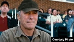 Clint Eastwood in a scene from "Trouble With The Curve" (Photo: Courtesy of Warner Bros. Picture – © 2012 Warner Bros. Entertainment Inc.)