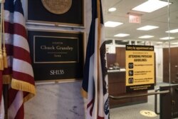 17일 코로나 확진 판정을 받은 척 그래슬리 연방 상원의원의 의회 내 사무실 모습.