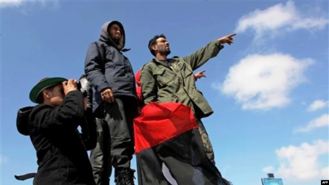 Thành viên lực lượng nổi dậy Libya