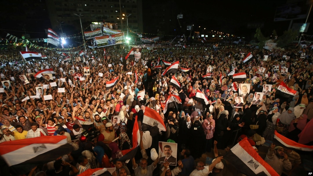 Những người ủng hộ Tổng thống lật đổ Morsi biểu tình trong thành phố Nasr