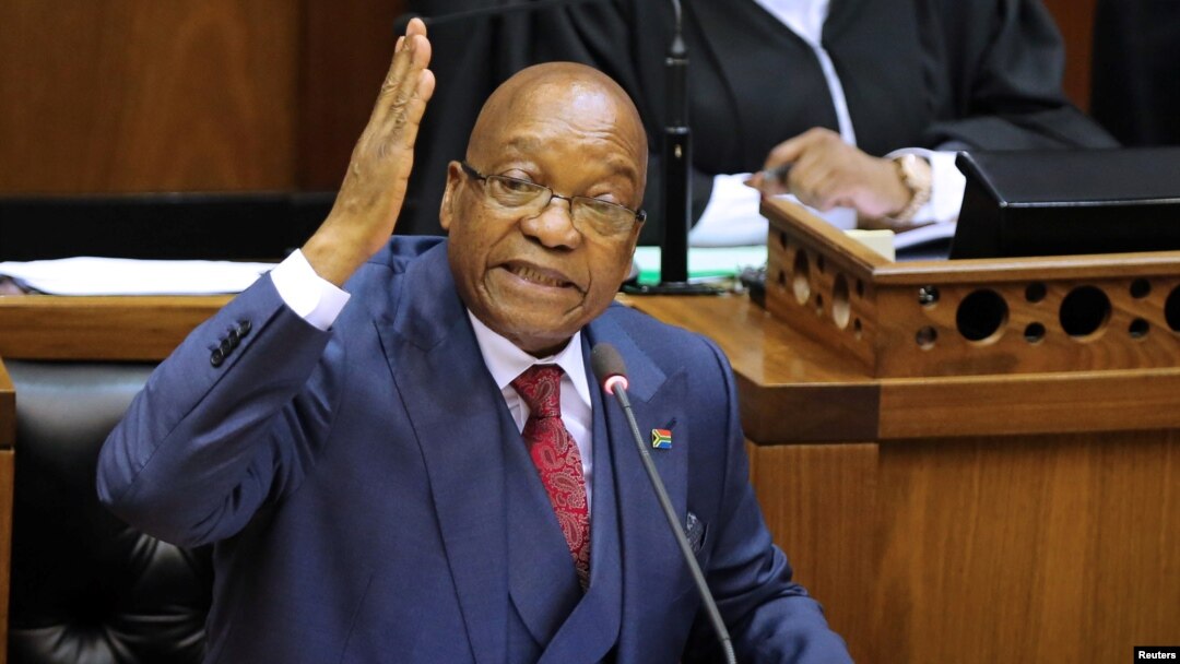 Prezida Jacob Zuma, ari imbere y'inama nshingamateka mu gisagara ca Cape Tow, mu gihugu ca Afrika y'Epfo, kw'igenekerezo rya 2 ry'ukwezi kwa cumi na rimwe mu mwaka w'2017