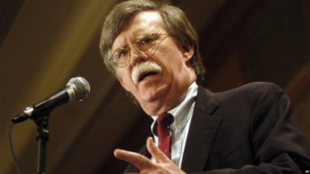 Cựu đại sứ Hoa Kỳ tại Liên Hiệp Quốc dưới thời Tổng thống George W. Bush, ông John Bolton, tán thành việc can thiệp bằng quân sự.