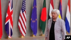 资料照片：美国财政部长珍妮特·耶伦于2023年7月17日出席在印度甘地讷格尔举行的20国集团第三次财长和中央银行行长(FMCBG)会议。（美联社）