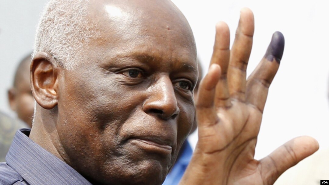 José Eduardo dos Santos virtualmente confirmado pelo Tribunal Constitucional