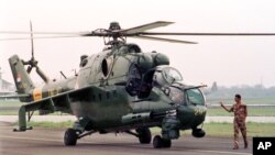 قرار بود ایالات متحده برای قوای هوایی افغانستان از روسیه هیلیکوپتر خریداری کند.