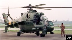 قوای هوایی افغان هنوز هم از هیلیکوپترهای روسی کار می‌گیرد