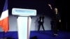 法国极右翼政党国民联盟(Rassemblement National - RN)候选人玛丽娜·勒庞(Marine Le Pen)在法国议会提前选举第一轮部分结果公布后在台上做出反应。（2024年6月30日）