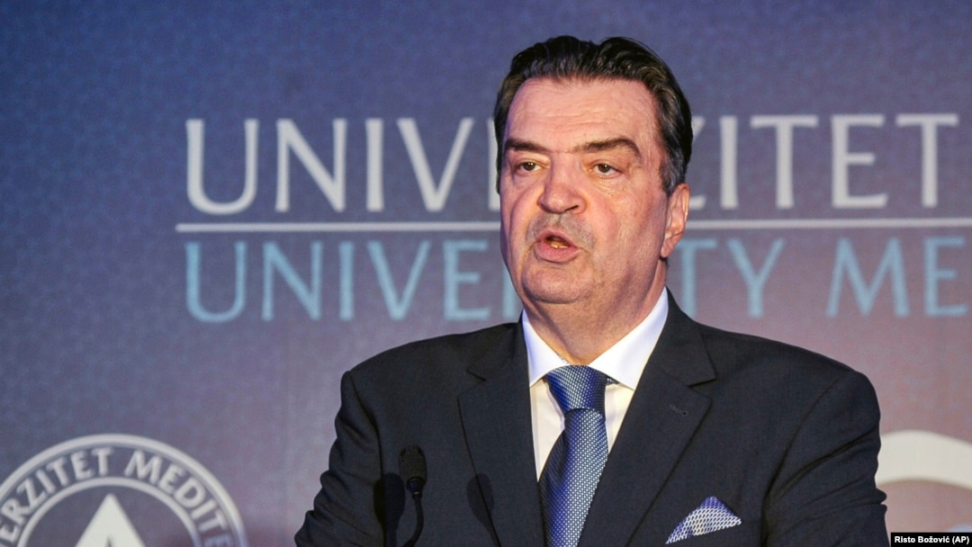 Duško Knežević, predsednik Atlas grupe, na konferenciji za medije u Podgorici, 23. juna 2016. godine (Foto: AP/Risto Božović) 