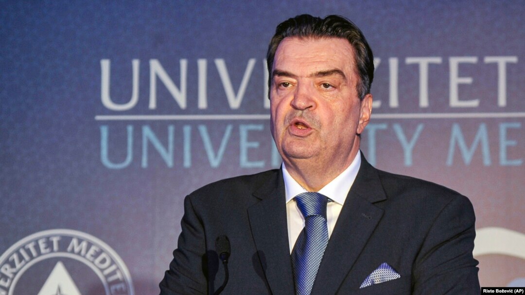 Duško Knežević, predsednik Atlas grupe, na konferenciji za medije u Podgorici, 23. juna 2016. godine (Foto: AP/Risto Božović) 