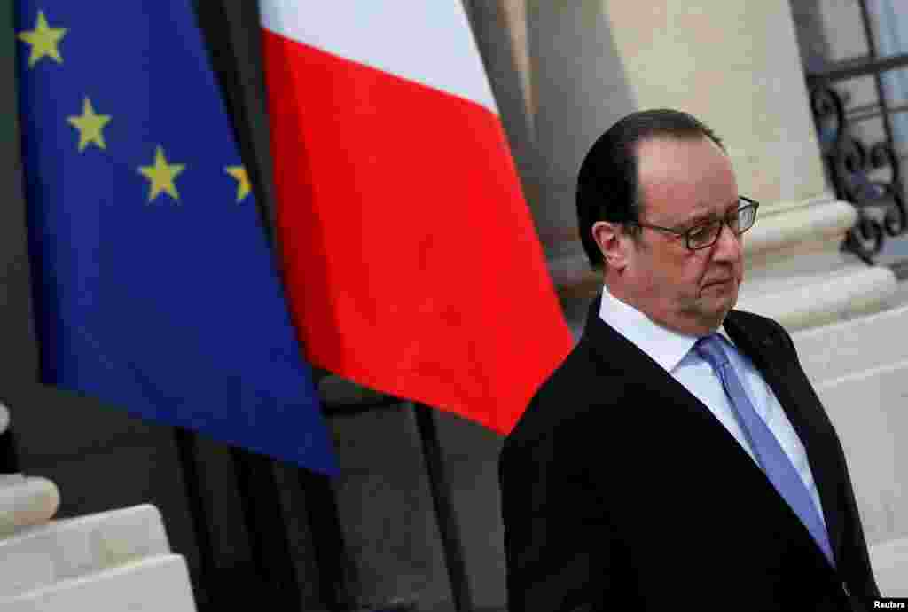 French President Francois Hollande leaves the Elysee Palace in Paris, France, July 15, 2016.