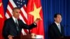 Tổng thống Hoa Kỳ tham dự cuộc họp báo chung với Chủ tịch nước Việt Nam Trần Đại Quang ở Hà Nội, 23/5/2016.