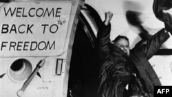 Freed U.S. hostage David Roeder arriving at the Rhein-Main air base in Frankfurt, Germany, on January 21, 1981. He was among 52 Americans held hostage in Iran for 444 days.