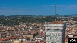 Menara Katedral Florence karya seniman Renaissance Italia, Giotto.