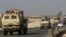 Una caravana de blindados estadounidenses trasladan tropas desde Siria a Irak el 21 de octubre de 2019. Reuters.