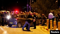 Saldırının ardından İsrail güvenlik güçleri olay yerinde inceleme yaptı
