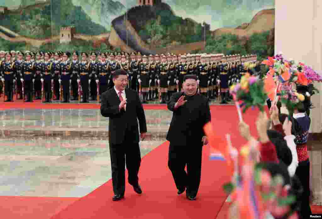 中国国家主席习近平2019年1月8日在北京人大会堂为朝鲜领导人金正恩举行欢迎仪式。