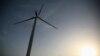 Eoliennes du parc ReNew Power de 25 mégawatts dans le village de Kalasar, dans l'État indien du Gujarat. L'hydrogène vert est produit par l'électrolyse de l'eau avec de l'énergie renouvelable, notamment éolienne ou solaire.