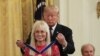 Trump impone Medalla Presidencial de la Libertad a seis estadounidenses