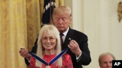 Miriam Adelson es una doctora, filántropa y esposa de Sheldon Adelson, un magnate de casino de Las Vegas, considerado uno de los donantes del partido republicano más poderoso del país. 